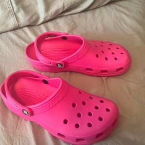 hot pink CROCS men’s 8 women’s 10